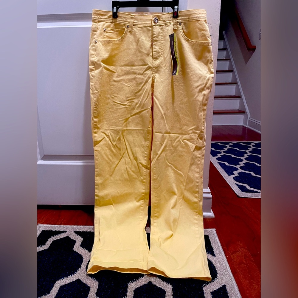 Yellow JM Collection Curvy Straight Leg Size 12 Jean